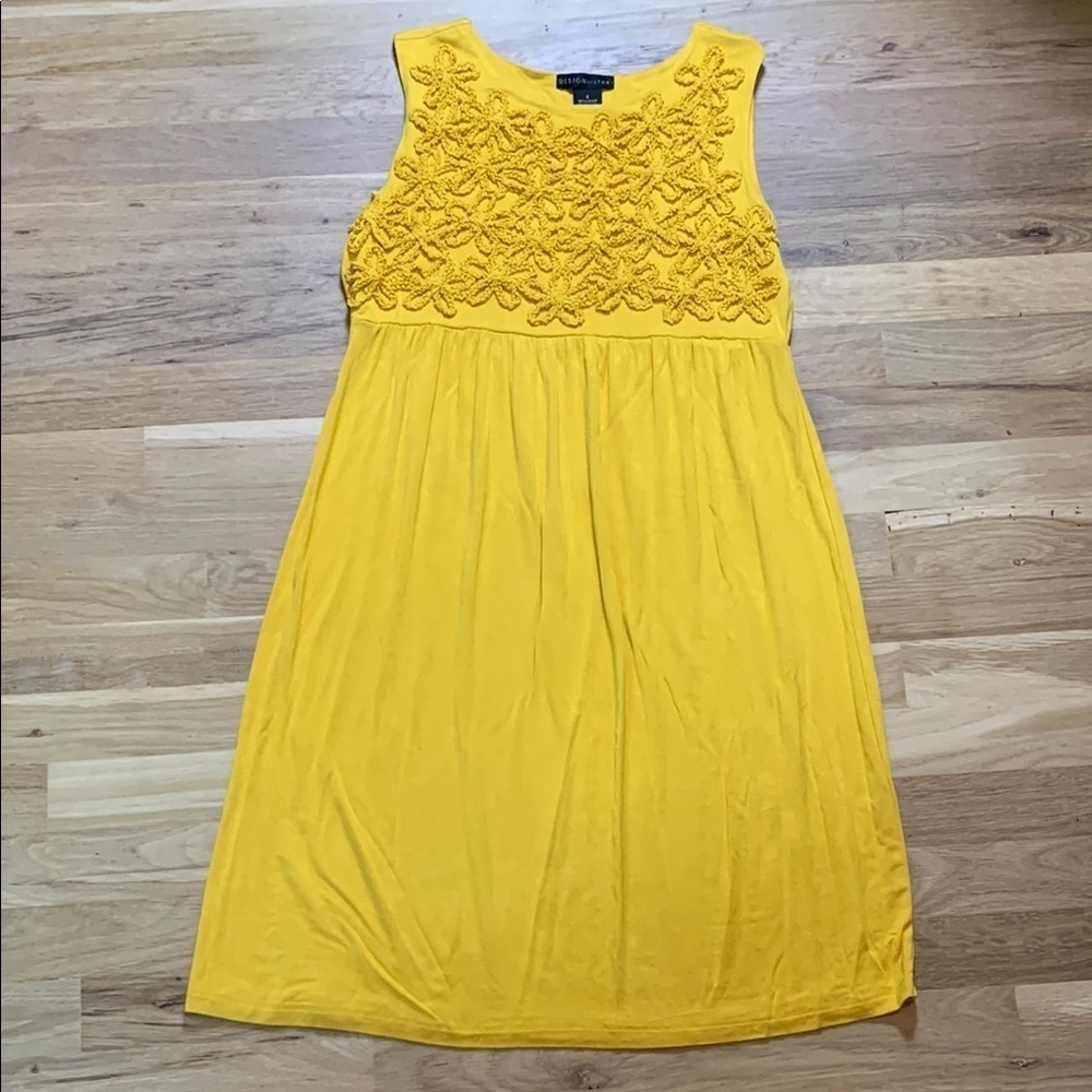 Design History Sleeveless Knee-Length Mustard Dress with Flower Top Women’s S